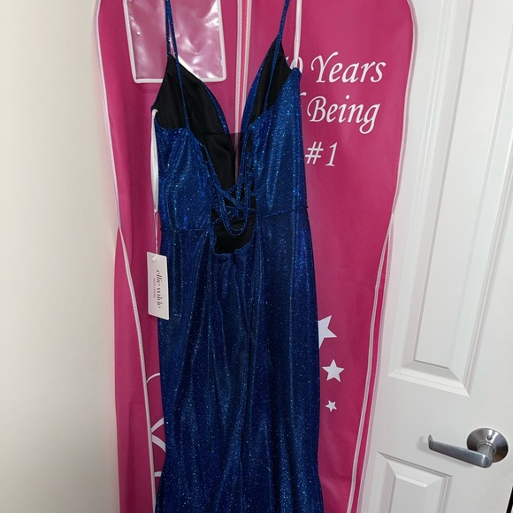 Prom dress - Picture 7 of 7